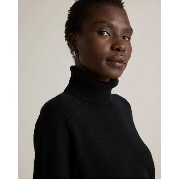Quince 100% Cashmere Turtleneck Sweater Black Size M Thick Luxurious - Picture 2 of 5